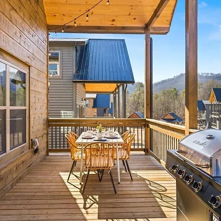 Smoky Fun Cabin Pigeon Forge Exterior photo